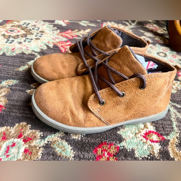 Oshkosh Brown Suede Lace up Ankle moccasin style Boot Shoes • size 3 big boys - Picture 1 of 16